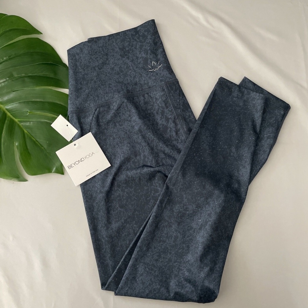 NEW Beyond Yoga [‎ Large ] Lux High Waisted Midi Legging in Speckle Blue